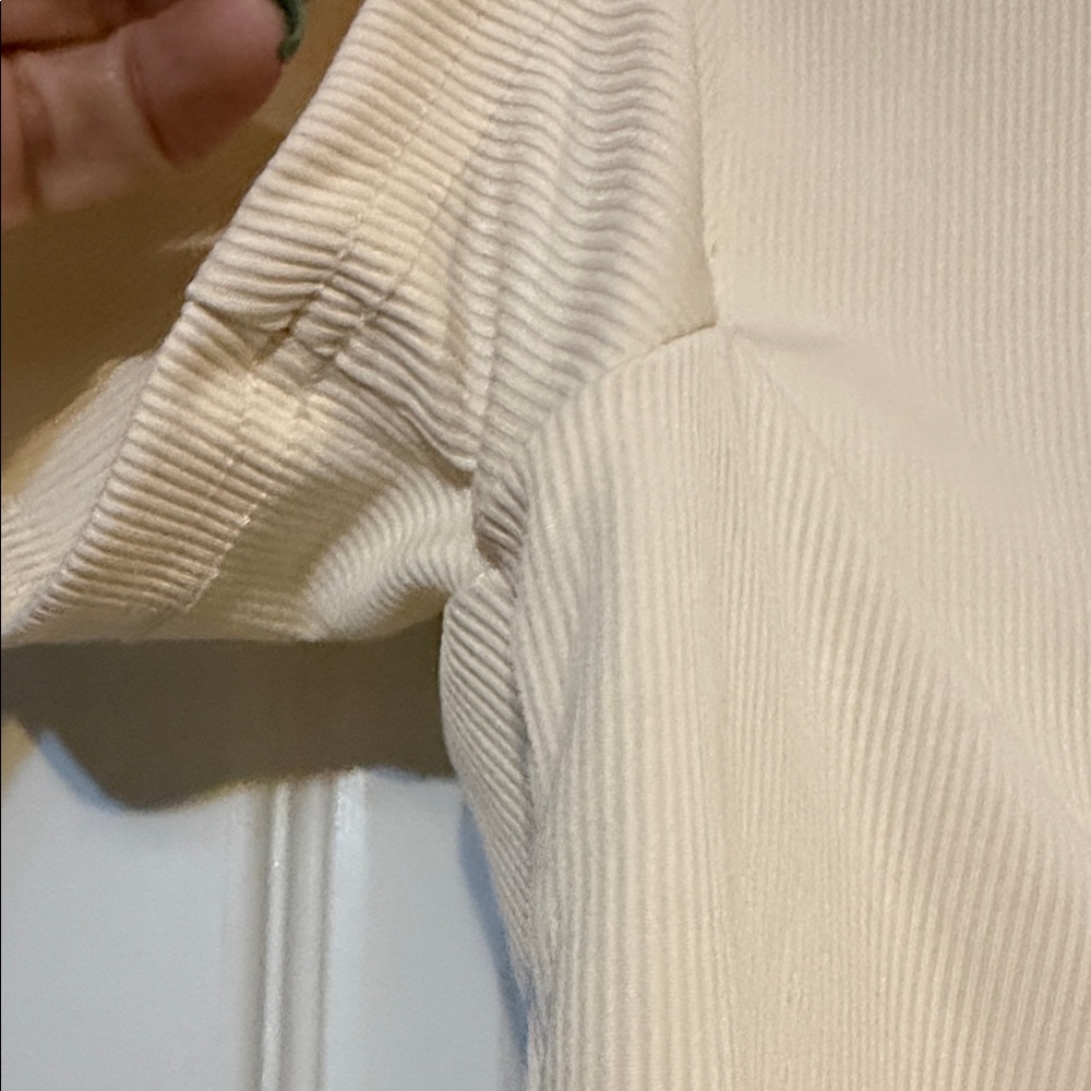 SHEIN Cream Ribbed Crop Top - Picture 3 of 6